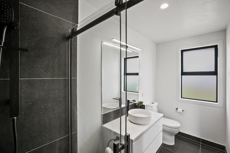 Photo of property in 11 Donnelly Street, Oakura, 4314