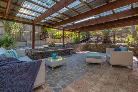 Photo of property in 166 Edmonton Road, Te Atatu South, Auckland, 0610