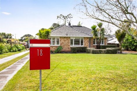 Photo of property in 18 Ayrton Street, Te Atatu South, Auckland, 0610