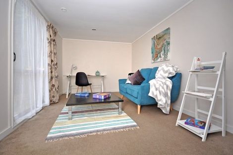 Photo of property in 22 Ronald Place, Manurewa, Auckland, 2102