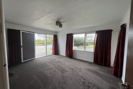 Photo of property in 61 Lyons Avenue, Murrays Bay, Auckland, 0630