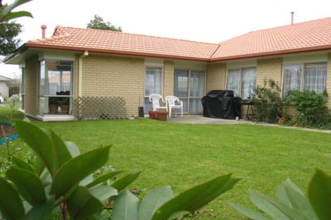 Photo of property in 2 Lavender Place, Papamoa Beach, Papamoa, 3118