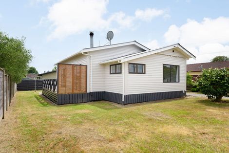 Photo of property in 16 Howden Road, Fairfield, Hamilton, 3214