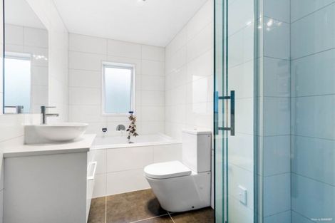 Photo of property in 140r Hepburn Road, Glendene, Auckland, 0602