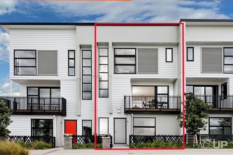 Photo of property in 87 Glidepath Road, Hobsonville, Auckland, 0616