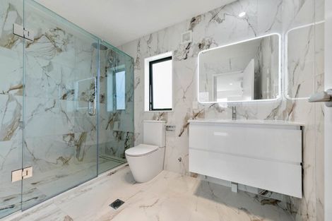 Photo of property in 90b Seymour Road, Sunnyvale, Auckland, 0612