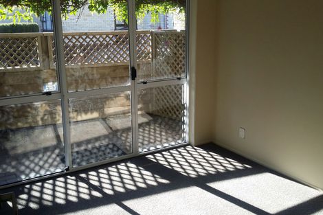 Photo of property in 2/13 Bunnythorpe Road, Papakura, 2110