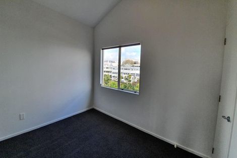 Photo of property in 2/268a Onewa Road, Birkenhead, Auckland, 0626