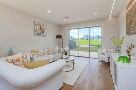 Photo of property in 29 Emerald Avenue, Rosehill, Papakura, 2113