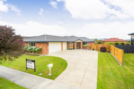 Photo of property in 37 Liberty Grove, Kelvin Grove, Palmerston North, 4414