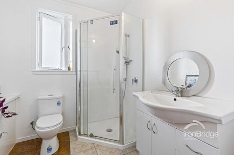 Photo of property in 1/45 Pupuke Road, Birkenhead, Auckland, 0627