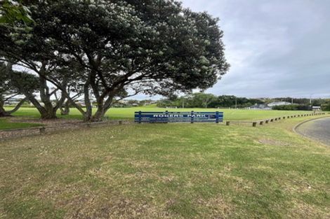 Photo of property in 6c Jern Place, Eastern Beach, Auckland, 2012