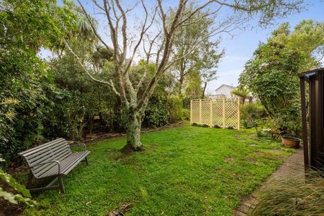 Photo of property in 34 Milton Terrace, Picton, 7220