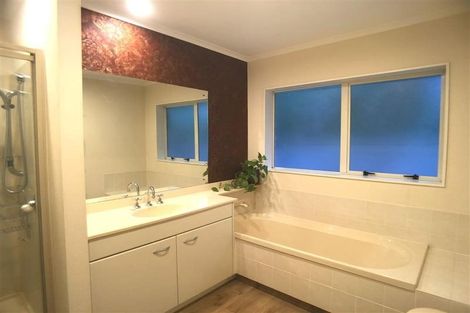 Photo of property in 9 Crestview Place, Browns Bay, Auckland, 0630