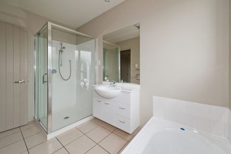 Photo of property in 6 Dunsford Close, Halswell, Christchurch, 8025