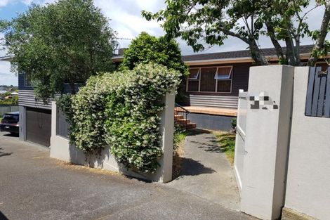 Photo of property in 51a Mellons Bay Road, Mellons Bay, Auckland, 2014