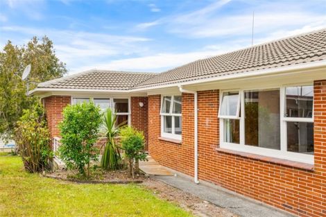 Photo of property in 53 Manhattan Heights, Glendene, Auckland, 0602