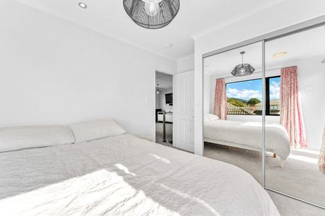Photo of property in 37 Vincent Street, Waterloo, Lower Hutt, 5011