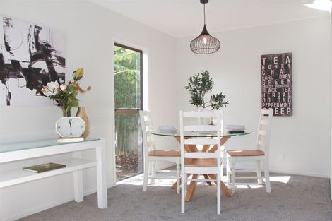 Photo of property in 70 Hutchinsons Road, Bucklands Beach, Auckland, 2014