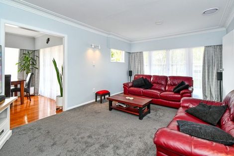 Photo of property in 18 Walpole Avenue, Hillpark, Auckland, 2102