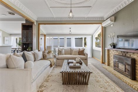 Photo of property in 164 Mangorei Road, Merrilands, New Plymouth, 4312