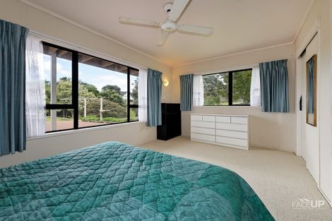 Photo of property in 172 Wiseley Road, West Harbour, Auckland, 0618