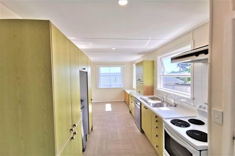 Photo of property in 99 Beazley Avenue, Paparangi, Wellington, 6037