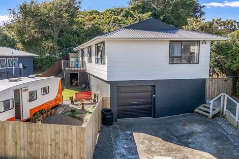 Photo of property in 13 Tahurangi Place, Spotswood, New Plymouth, 4310