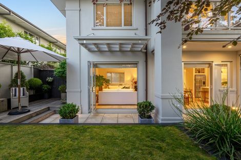 Photo of property in 2/43 Byron Avenue, Takapuna, Auckland, 0622