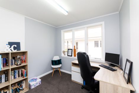 Photo of property in 6 Epsom Road, Hokowhitu, Palmerston North, 4410