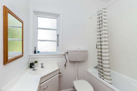 Photo of property in 88 Maupuia Road, Maupuia, Wellington, 6022