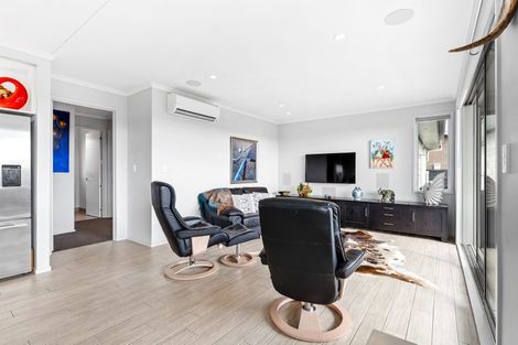 Photo of property in 16 Discovery Drive, Gulf Harbour, Whangaparaoa, 0930