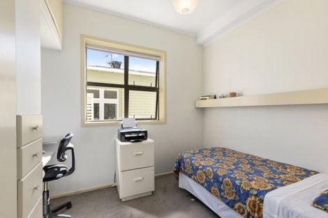 Photo of property in 14 Matipo Street, Eastbourne, Lower Hutt, 5013