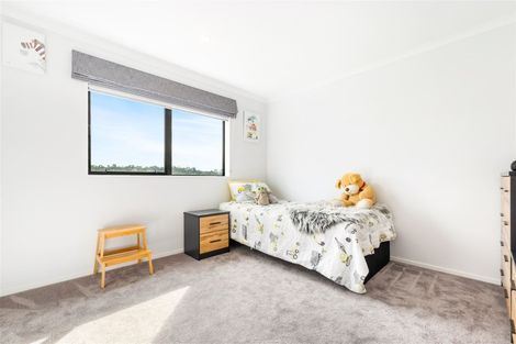 Photo of property in 24 Vincent Mcgrath Crescent, Swanson, Auckland, 0614