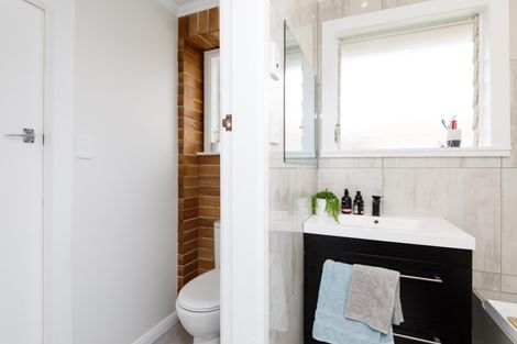 Photo of property in 6 Epsom Road, Hokowhitu, Palmerston North, 4410