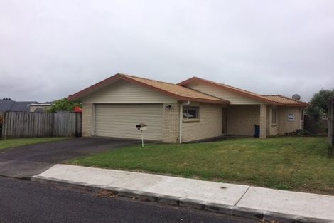 Photo of property in 1a Thomas Rea Place, Te Atatu South, Auckland, 0610