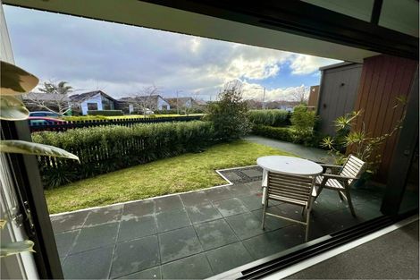 Photo of property in 2 Parachute Crescent, Papakura, 2110