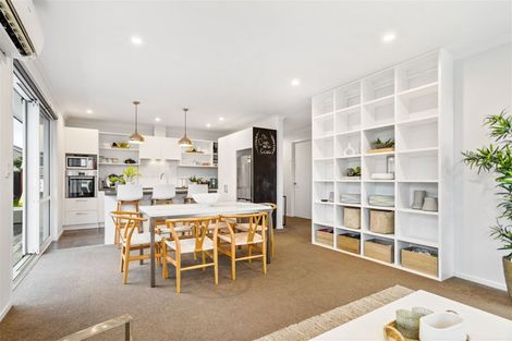 Photo of property in 5 Aporo Drive, Kumeu, 0810