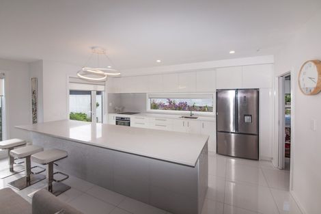 Photo of property in 5 Farnworth Terrace, Churton Park, Wellington, 6037