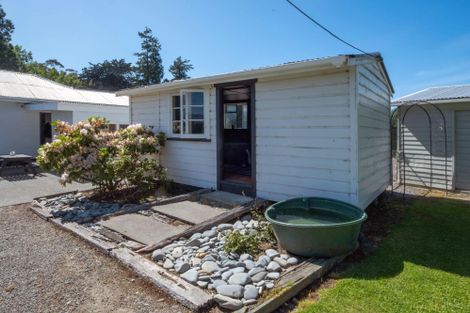 Photo of property in 114 Waihao Back Road, Waimate, 7979