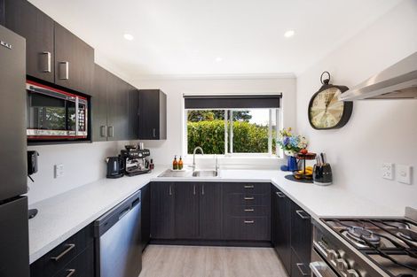 Photo of property in 2 Capri Place, Awapuni, Palmerston North, 4412