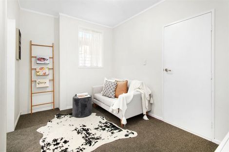 Photo of property in 78 Churton Drive, Churton Park, Wellington, 6037