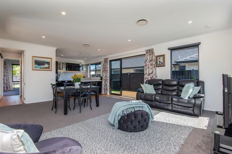 Photo of property in 5 Smiley Place, Mosgiel, 9024