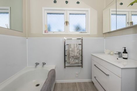 Photo of property in 51 Memorial Drive, Parahaki, Whangarei, 0112