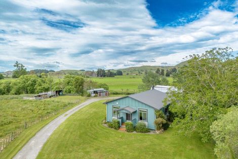 Photo of property in 978 Pourerere Road, Omakere, Waipawa, 4271