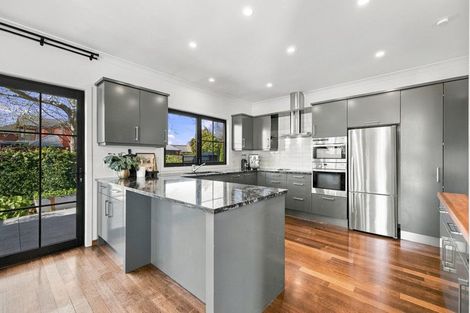 Photo of property in 40 Willowview Drive, Redwood, Christchurch, 8051