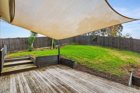 Photo of property in 15 Empressa Heights, Helensville, 0800