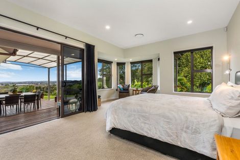 Photo of property in 39 Harry Dreadon Road, Opaheke, Papakura, 2584