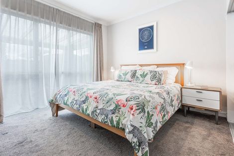 Photo of property in 6 Kahika Grove, Huapai, Kumeu, 0810