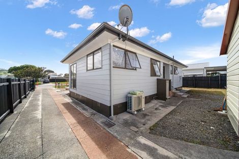 Photo of property in 4 Molesworth Place, Mangere, Auckland, 2022